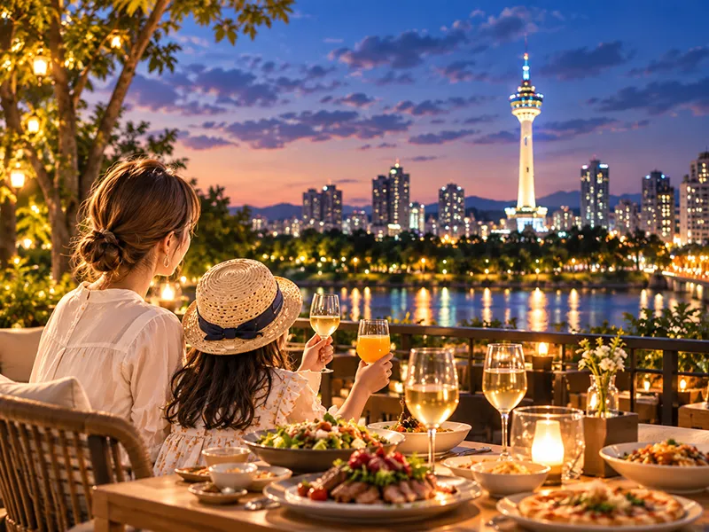 大邱タワーを望む夕暮れのテラスディナー